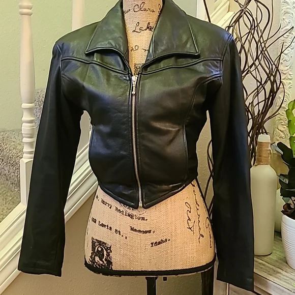 Cropped leather jacket - Picture 3 of 7